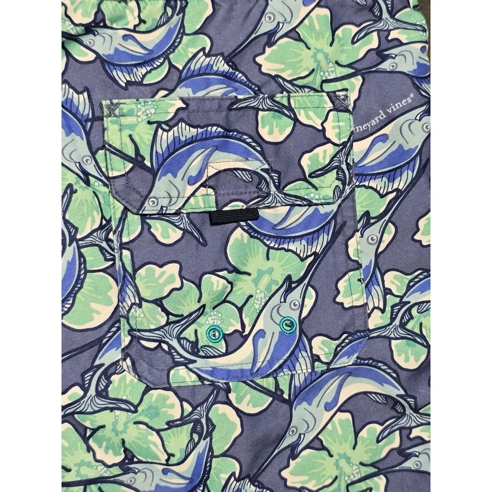 Vineyard Vines Men's Swordfish Swim Trunks Size Lg‎ Colorful Lined Beach Travel